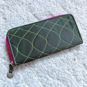 Travelon NWOT Hunter Green, Neon Green, Pink Zip Around Travel Wallet